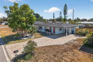 4368 Deerfield Dr, Sarasota, FL 34233 - Photo 1