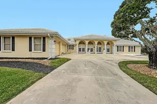 7421 Weeping Willow Blvd, Sarasota, FL 34241 - Photo 6