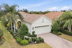 7123 Westhill Ct, Lakewood Ranch, FL 34202 - Photo 2