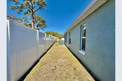 917 Winter Garden Drive, Sarasota, FL 34243 - Photo 44