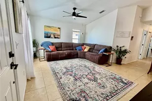 917 Winter Garden Dr, Sarasota, FL 34243 - Photo 4