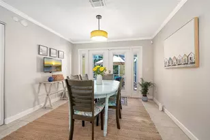 454 Palmetto Ct, Venice, FL 34285 - Photo 8