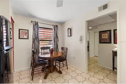 530 Spring Lakes Boulevard, Bradenton, FL 34210 - Photo 8