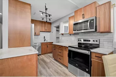 3133 Lake Ridge Drive, Sarasota, FL 34237 - Photo 10