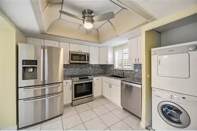 60 Strathmore Boulevard #60, Sarasota, FL 34233 - Photo 8