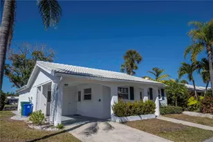 563 Spanish Dr S, Longboat Key, FL 34228 - Photo 2