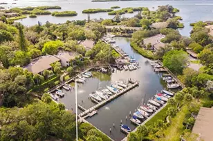 1633 Boathouse Cir, Sarasota, FL 34231 - Photo 4