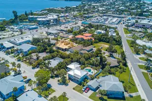 305 57th St, Holmes Beach, FL 34217 - Photo 58