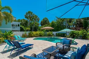 305 57th St, Holmes Beach, FL 34217 - Photo 8