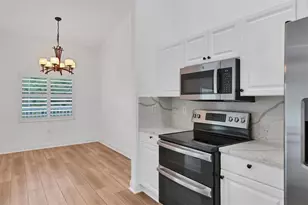 7269 Fountain Palm Cir, Bradenton, FL 34203 - Photo 10