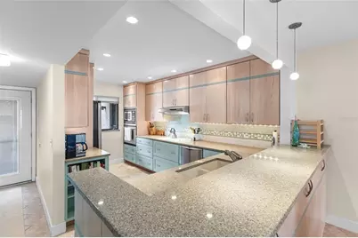 1515 Pelican Point Drive #284, Sarasota, FL 34231 - Photo 4