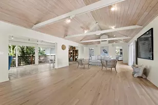 677 Lands End Dr, Longboat Key, FL 34228 - Photo 10