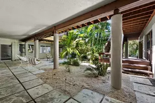 677 Lands End Dr, Longboat Key, FL 34228 - Photo 46