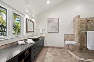 677 Lands End Dr, Longboat Key, FL 34228 - Photo 40