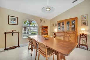 6183 Misty Oaks Dr, Sarasota, FL 34243 - Photo 12