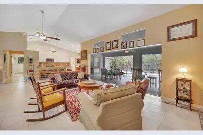 6183 Misty Oaks Drive, Sarasota, FL 34243 - Photo 10