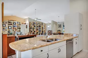 6183 Misty Oaks Dr, Sarasota, FL 34243 - Photo 20