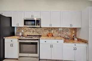 6183 Misty Oaks Dr, Sarasota, FL 34243 - Photo 24