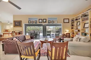 6183 Misty Oaks Dr, Sarasota, FL 34243 - Photo 8