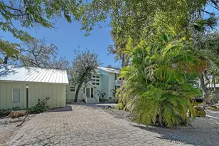 5310 Hidden Harbor Rd, Sarasota, FL 34242 - Photo 6