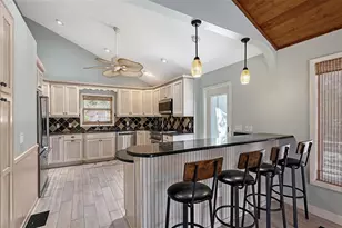 5310 Hidden Harbor Rd, Sarasota, FL 34242 - Photo 18