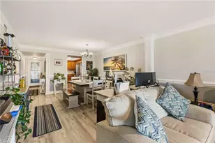 3983 Lake Bayshore Dr, Bradenton, FL 34205 - Photo 10