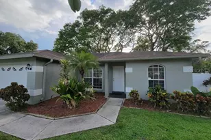2725 Feiffer Cir, Sarasota, FL 34235 - Photo 2