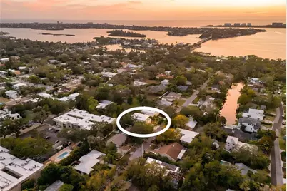 1732 Shoreland Drive, Sarasota, FL 34239 - Photo 4