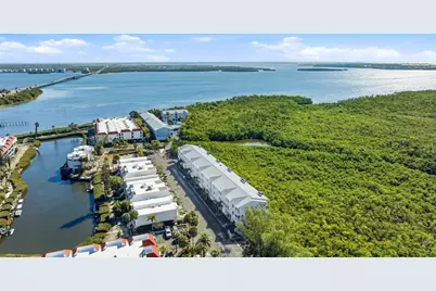 3607 E Bay Drive #211, Holmes Beach, FL 34217 - Photo 4