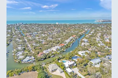 5144 Oxford Drive, Sarasota, FL 34242 - Photo 8