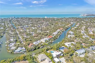 5144 Oxford Dr, Sarasota, FL 34242 - Photo 8