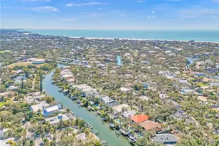 5144 Oxford Dr, Sarasota, FL 34242 - Photo 6