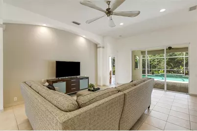 7310 Dunes Court, Bradenton, FL 34202 - Photo 14