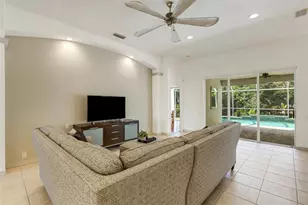 7310 Dunes Ct, Bradenton, FL 34202 - Photo 14