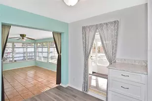 3856 27th Pkwy, Sarasota, FL 34235 - Photo 14