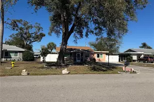 733 Laurel Ave, Venice, FL 34285 - Photo 2