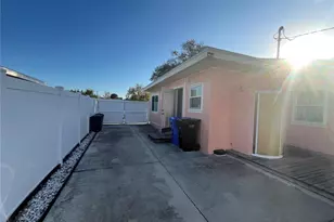 733 Laurel Ave, Venice, FL 34285 - Photo 12