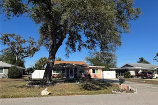 733 Laurel Ave, Venice, FL 34285 - Photo 1