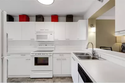 3980 Ironwood Circle #404, Bradenton, FL 34209 - Photo 8