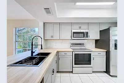 608 N Jefferson Avenue #30, Sarasota, FL 34237 - Photo 6