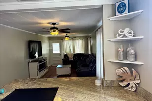 86 Anclote Rd, Tarpon Springs, FL 34689 - Photo 6