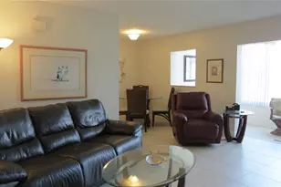 7193 W Country Club Dr N, Sarasota, FL 34243 - Photo 2