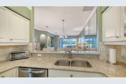 9447 Forest Hills Circle, Sarasota, FL 34238 - Photo 28