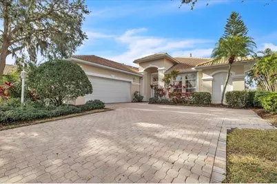 7626 Desert Inn Way, Lakewood Ranch, FL 34202 - Photo 2