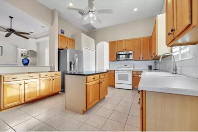 7626 Desert Inn Way, Lakewood Ranch, FL 34202 - Photo 14