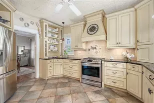 1751 Floyd St, Sarasota, FL 34239 - Photo 18