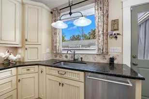 1751 Floyd St, Sarasota, FL 34239 - Photo 20