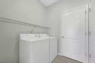 4654 Woodbrook Dr, Sarasota, FL 34243 - Photo 28