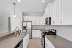 4654 Woodbrook Dr, Sarasota, FL 34243 - Photo 10