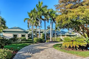 316 W Royal Flamingo Dr, Sarasota, FL 34236 - Photo 4